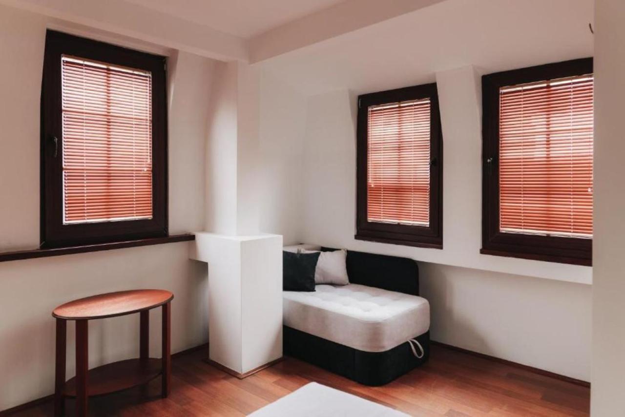 Hotel Castrum Skopje Esterno foto