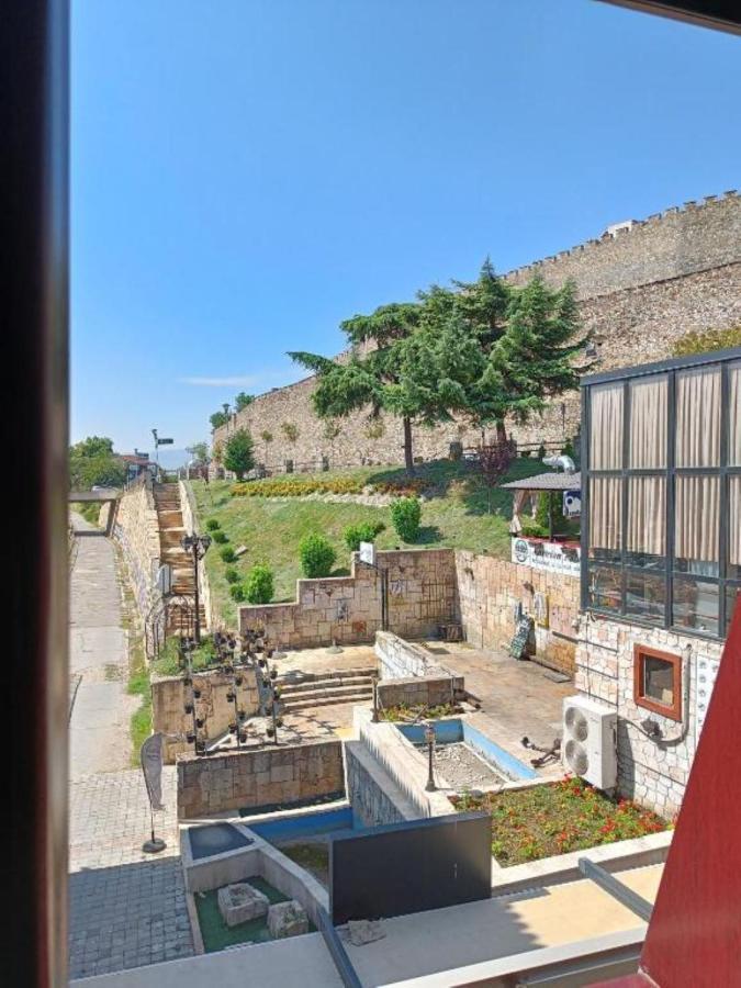 Hotel Castrum Skopje Esterno foto