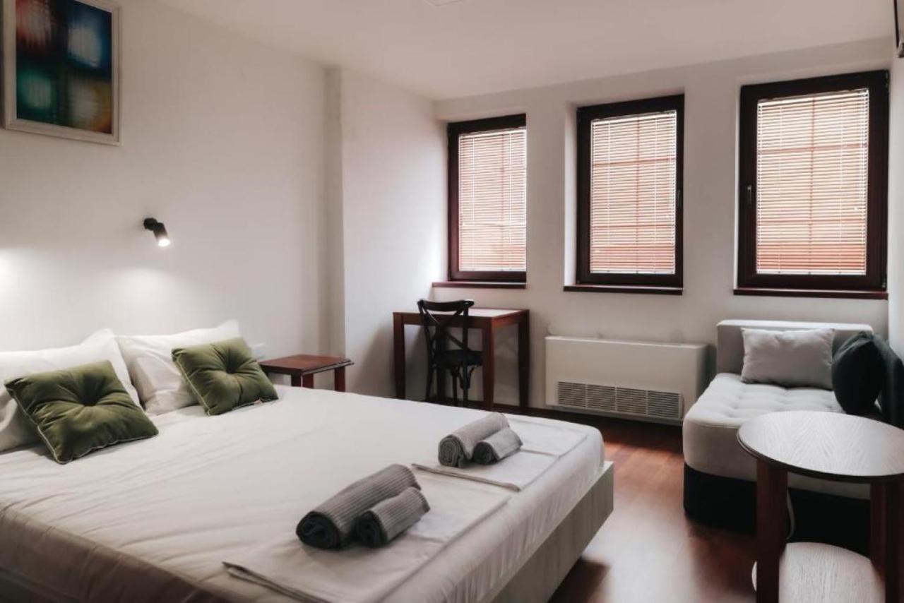 Hotel Castrum Skopje Esterno foto